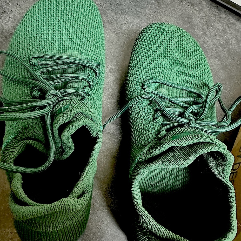 Oesh Warrior running shoes, size 9 women’s.  Forest green